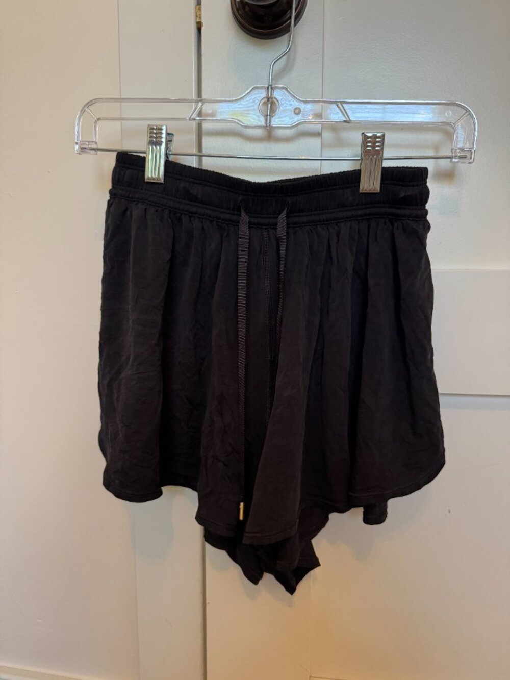 Lululemon size 4 black flowy shorts.